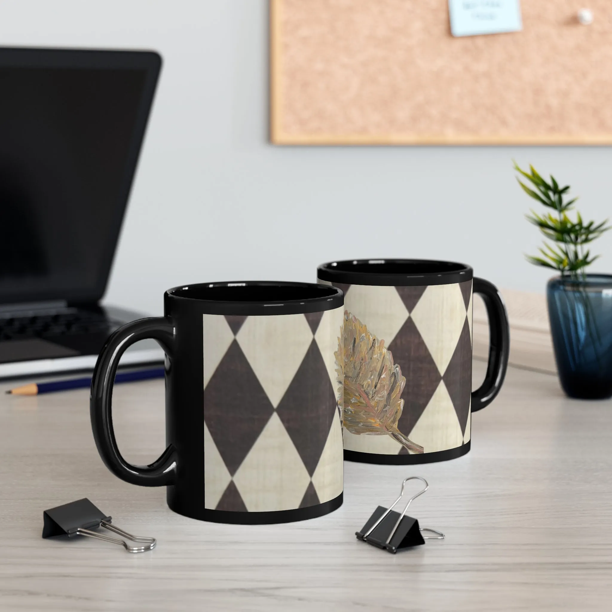 Golden Leaf Diamond 11oz Black Mug