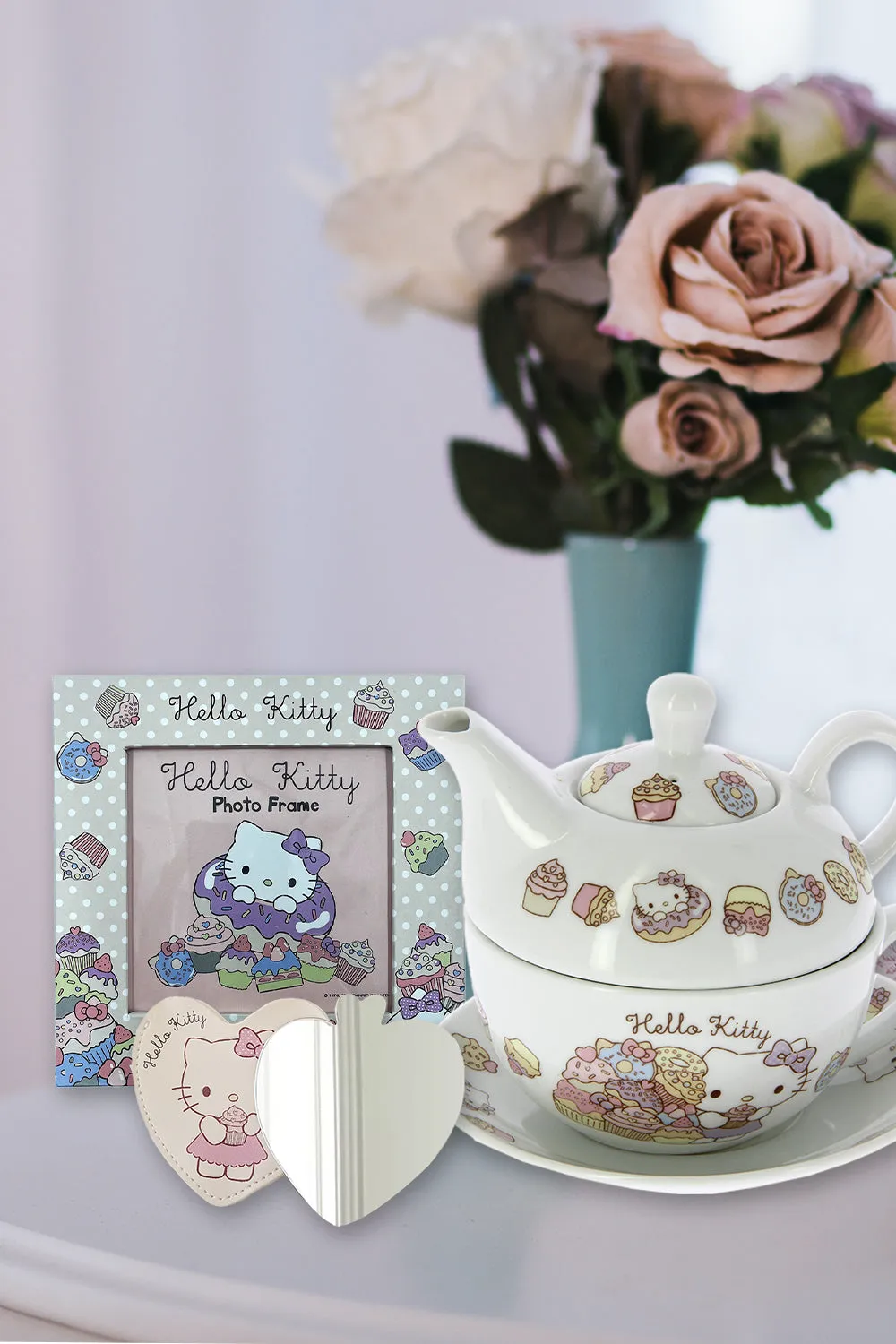 Hello Kitty Cupcake Cup-o-Pots Gift set/Hello Kitty Cup, Saucer and Kettle set