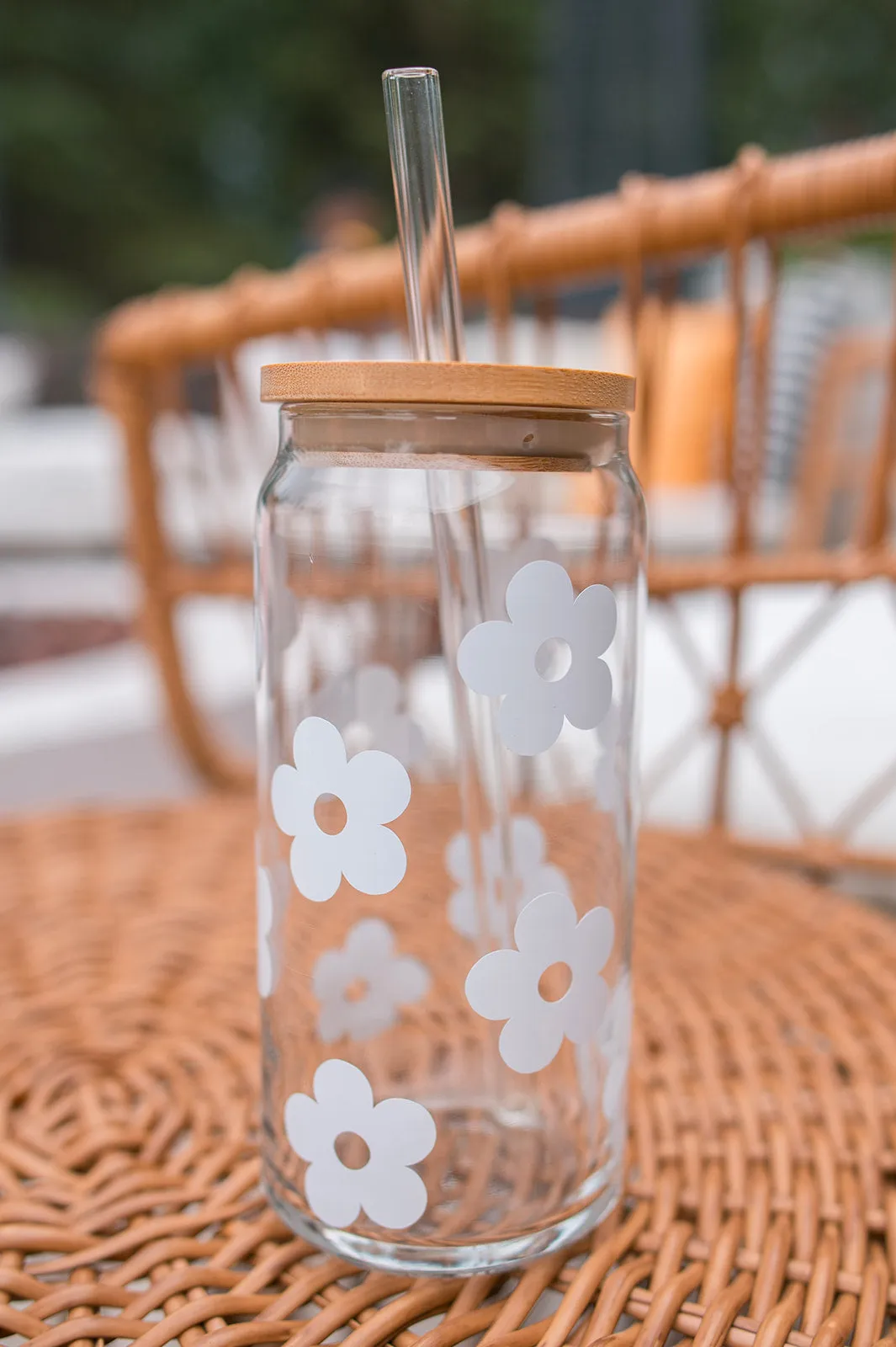 The Drink Glass Tumbler (20 oz) - Daisy (NO LID/STRAW)